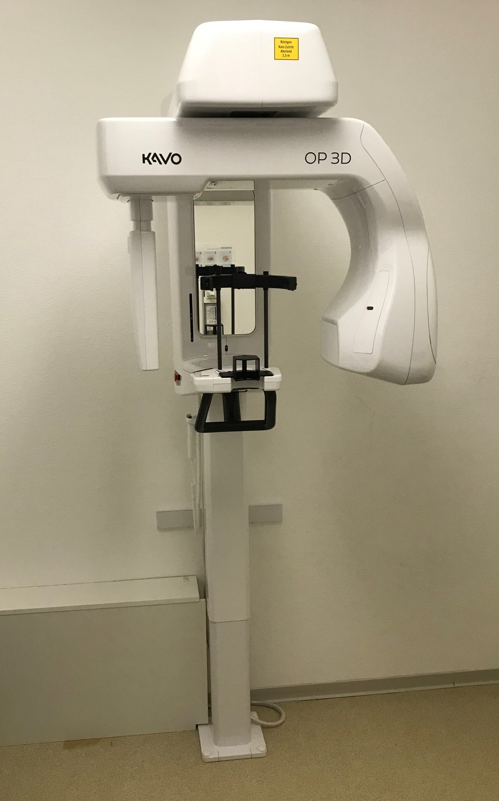 DVT-Röntgenaufnahmegerät in unserer Zahnarztpraxis (eigene Aufnahme)